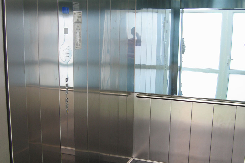 UVECO - Applications for air decontamination module inside the elevator car cabins